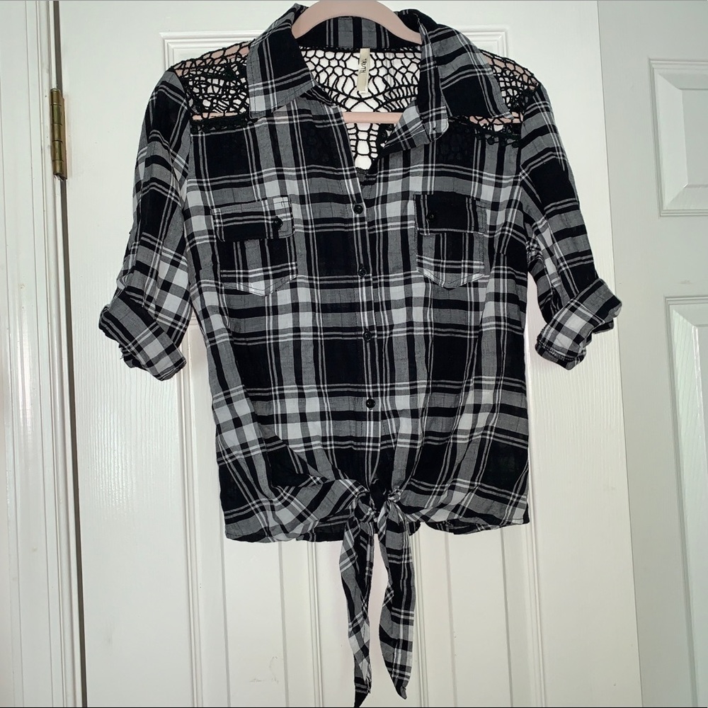 Detailed Knit Button-Down Flannel